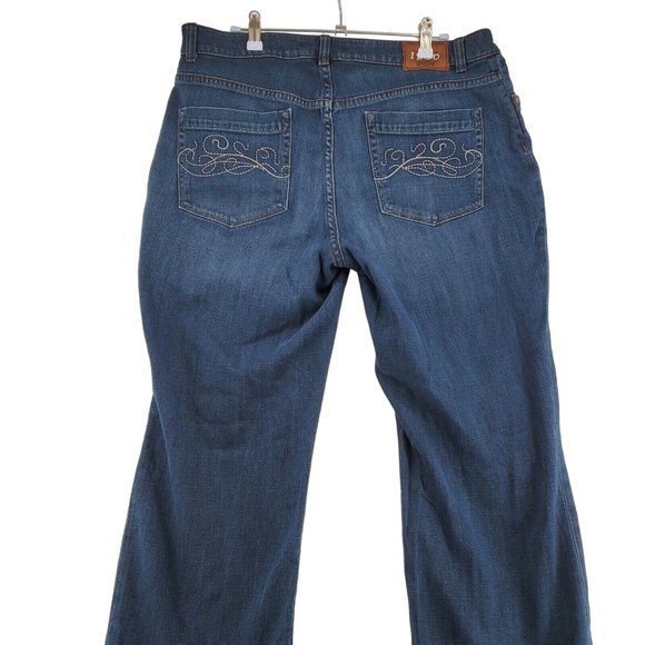 IZOD Jeans Women's 5-Pocket Dark Wash Denim Boot Cut Stretch Blue 33/32 - Picture 9 of 11
